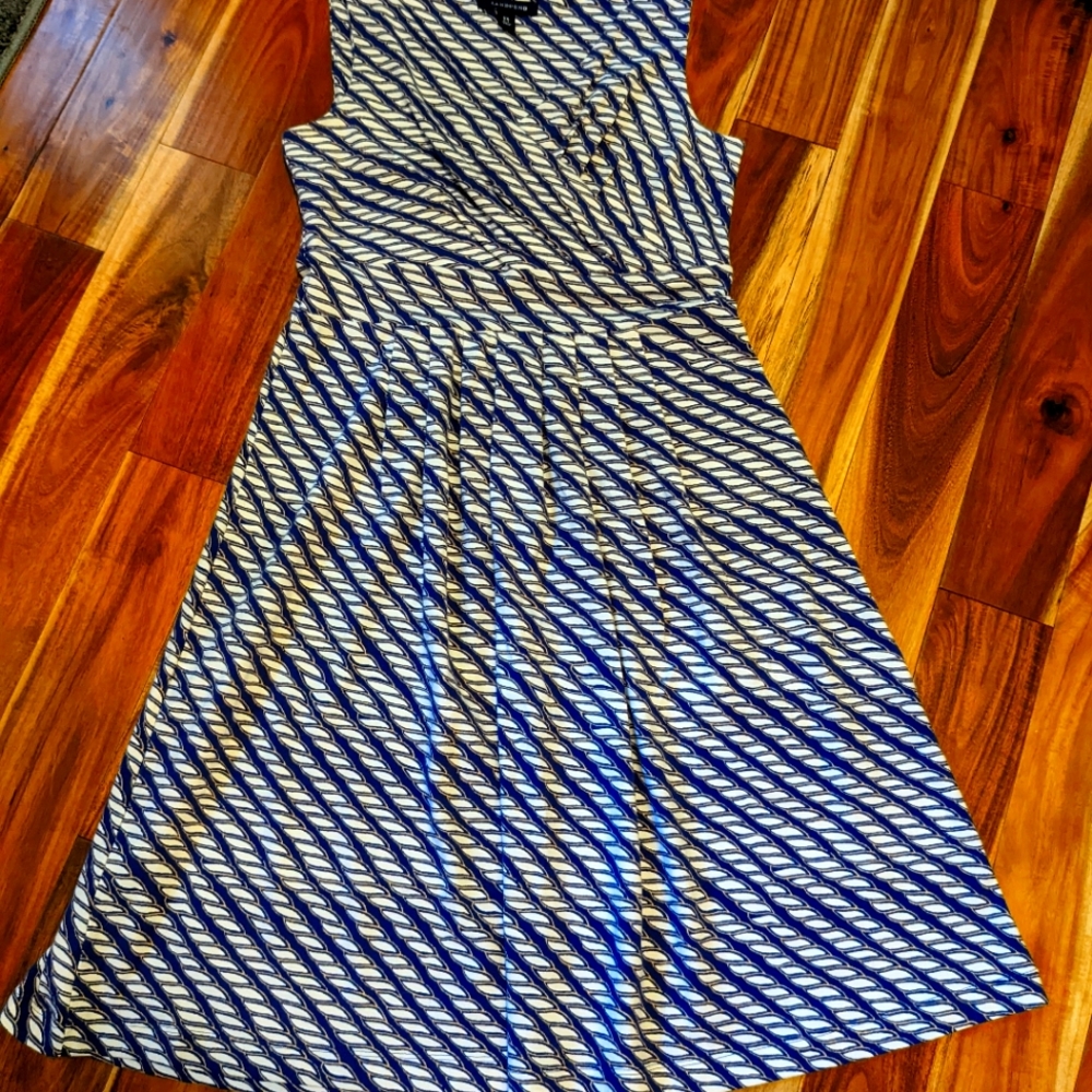 Like new (worn once) Lands' End summer dress size xs 2-4